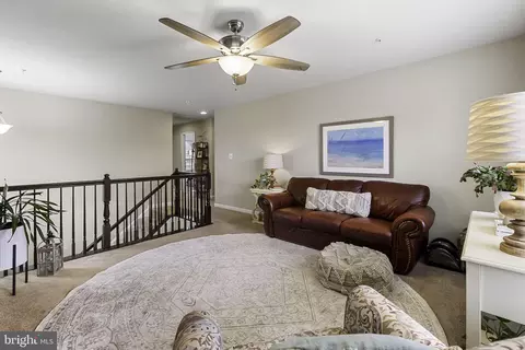 Living - 2313 Meadows Ct, Odenton, MD 21113 photo 3 of 5