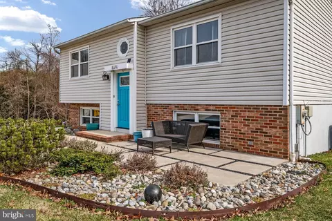 1074 Johanna Ct, Pasadena, MD 21122