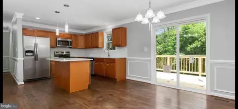 210 List Ave, Pasadena, MD 21122 photo 4