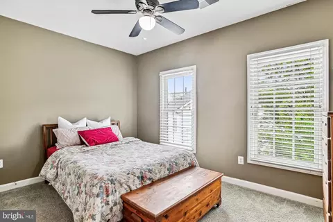 Bedroom - 3404 Viceroy Ct, Edgewater, MD 21037 photo 3 of 9