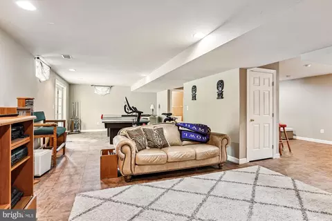 Living - 3404 Viceroy Ct, Edgewater, MD 21037 photo 8 of 8