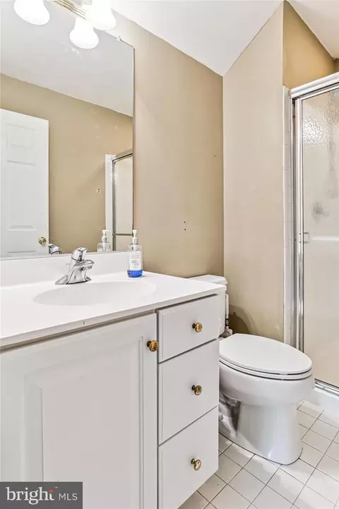 Bath - 3404 Viceroy Ct, Edgewater, MD 21037 photo 5 of 5