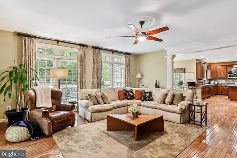 Living - 3404 Viceroy Ct, Edgewater, MD 21037 photo 6 of 8