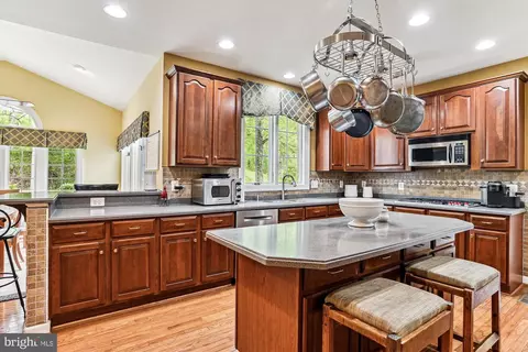 Kitchen - 3404 Viceroy Ct, Edgewater, MD 21037 photo 1 of 5