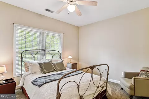 Bedroom - 3404 Viceroy Ct, Edgewater, MD 21037 photo 5 of 9