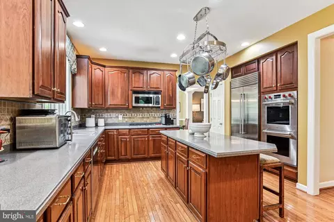 Kitchen - 3404 Viceroy Ct, Edgewater, MD 21037 photo 4 of 5