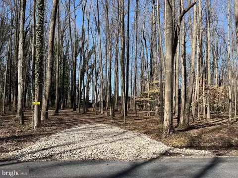 820 Shady Oaks Rd, West River, MD 20778