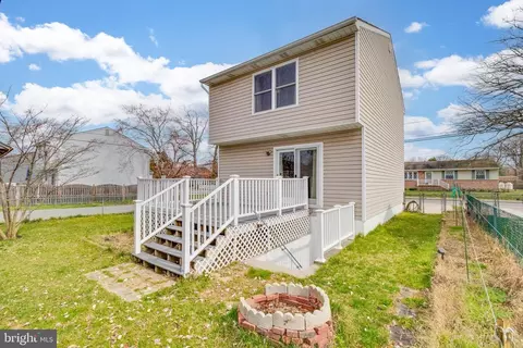Exterior - 7826 Catherine Ave, Pasadena, MD 21122 photo 5 of 5