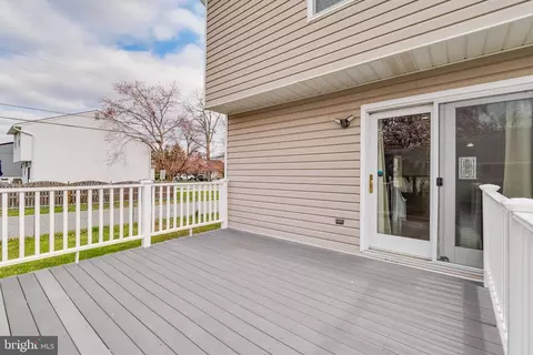 Exterior - 7826 Catherine Ave, Pasadena, MD 21122 photo 4 of 5