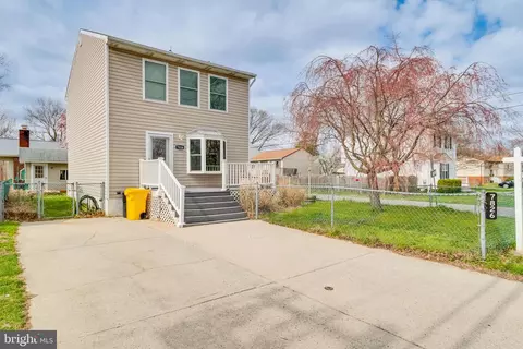 Exterior - 7826 Catherine Ave, Pasadena, MD 21122 photo 3 of 5