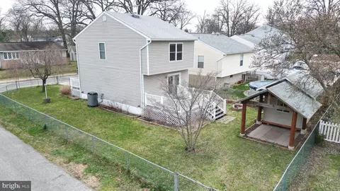 View/Area - 7826 Catherine Ave, Pasadena, MD 21122 photo 8 of 9