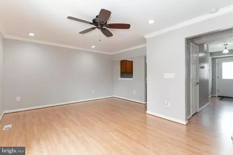 Entry Way - 7826 Catherine Ave, Pasadena, MD 21122 photo 5 of 7