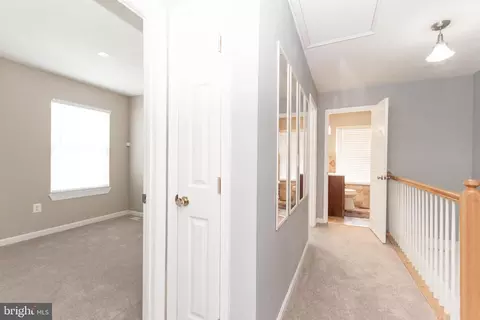Entry Way - 7826 Catherine Ave, Pasadena, MD 21122 photo 7 of 7