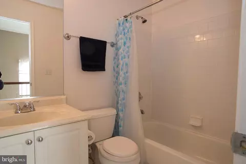 Bath - 1941 Pawlet Dr, Crofton, MD 21114 photo 2 of 4