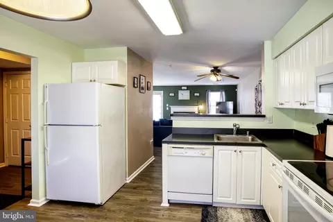 Kitchen - 1941 Pawlet Dr, Crofton, MD 21114 photo 3 of 3