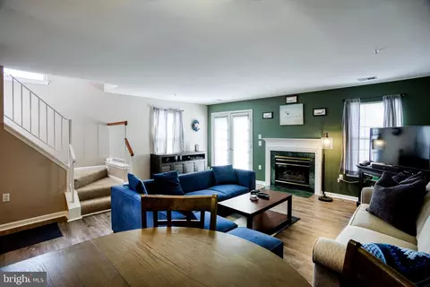 Living - 1941 Pawlet Dr, Crofton, MD 21114 photo 1 of 4