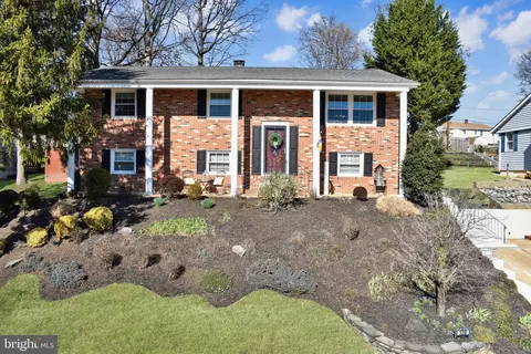 120 Kingbrook Rd, Linthicum Heights, MD 21090