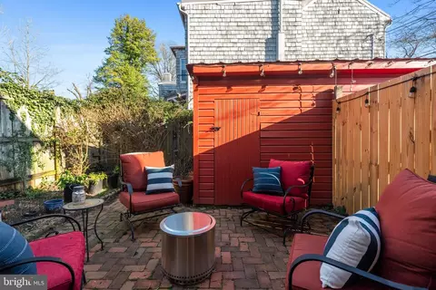 Exterior - 104 Charles St, Annapolis, MD 21401 photo 3 of 7