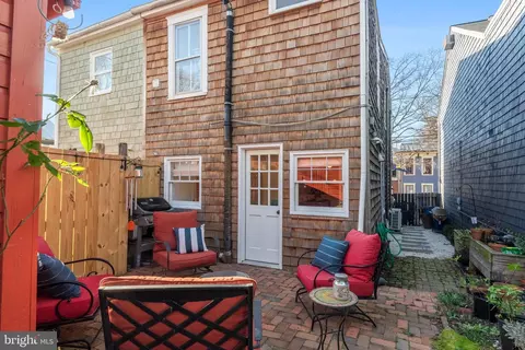 Exterior - 104 Charles St, Annapolis, MD 21401 photo 2 of 7