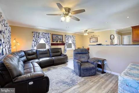 Living - 1606 Arundel Rd, Edgewater, MD 21037 photo 1 of 2