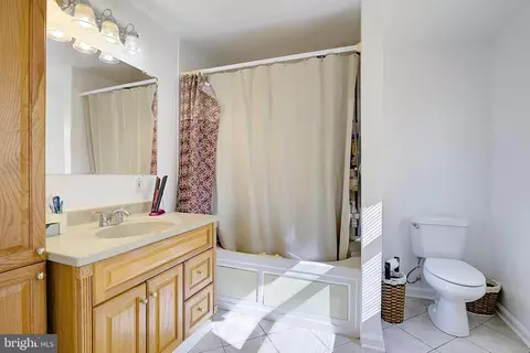 Bath - 1606 Arundel Rd, Edgewater, MD 21037 photo 4 of 5