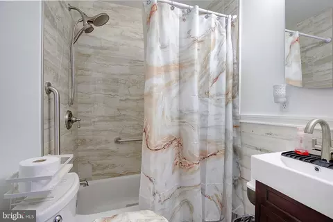 Bath - 1606 Arundel Rd, Edgewater, MD 21037 photo 1 of 5