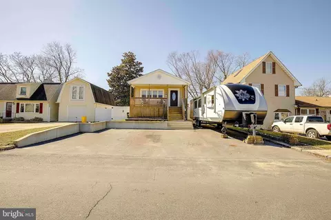 Exterior - 1606 Arundel Rd, Edgewater, MD 21037 photo 3 of 13