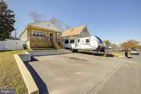 Exterior - 1606 Arundel Rd, Edgewater, MD 21037 photo 2 of 13