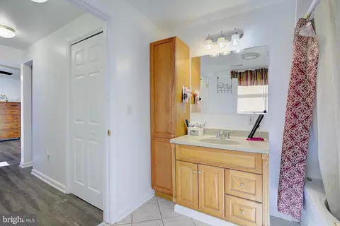 Bath - 1606 Arundel Rd, Edgewater, MD 21037 photo 5 of 5