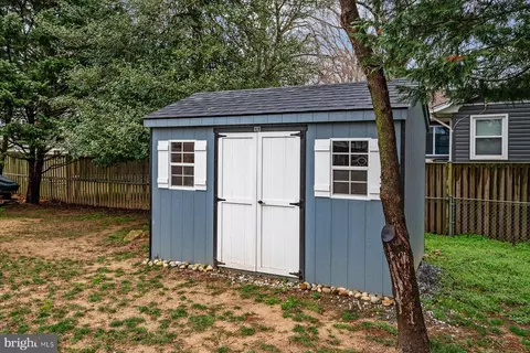 Exterior - 1213 Hampton Rd, Annapolis, MD 21409 photo 10 of 20