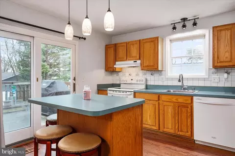 Kitchen - 1213 Hampton Rd, Annapolis, MD 21409 photo 2 of 3