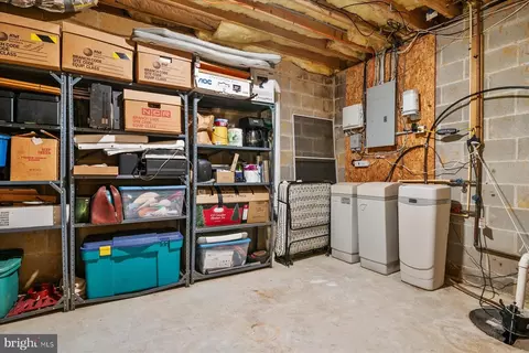 Exterior - 1213 Hampton Rd, Annapolis, MD 21409 photo 5 of 20