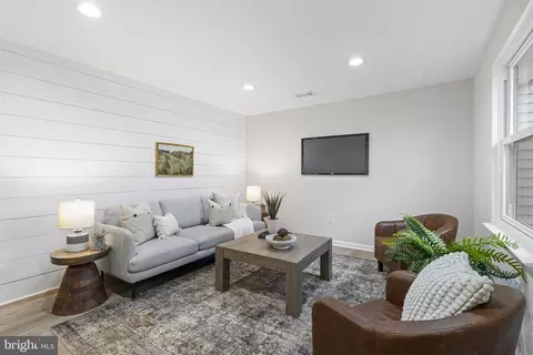 Living - 1590 Native Dancer Ct, Annapolis, MD 21409 photo 1 of 5