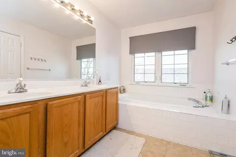 Bath - 3020 Button Bush Ln, Laurel, MD 20724 photo 3 of 4