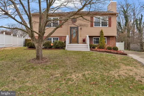 7105 Pickering Ct, Glen Burnie, MD 21061