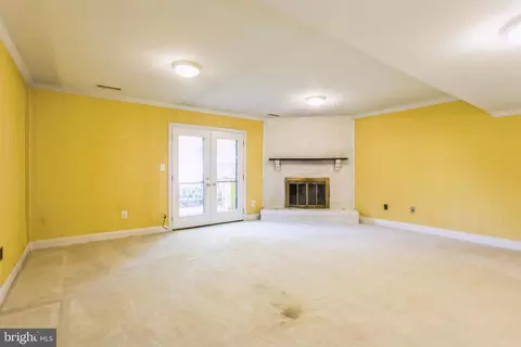 Living - 506 Andrew Hill Rd, Arnold, MD 21012 photo 2 of 3