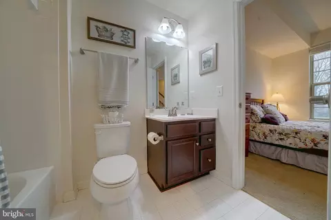 Bath - 7204 Winding Hills Dr, Hanover, MD 21076 photo 6 of 6