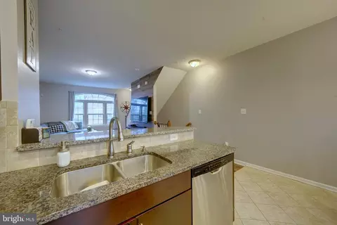Kitchen - 7204 Winding Hills Dr, Hanover, MD 21076 photo 7 of 8