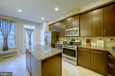 Kitchen - 7204 Winding Hills Dr, Hanover, MD 21076 photo 3 of 8