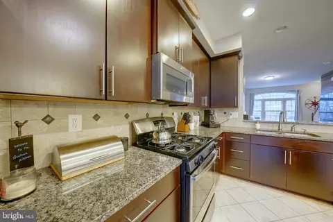Kitchen - 7204 Winding Hills Dr, Hanover, MD 21076 photo 5 of 8
