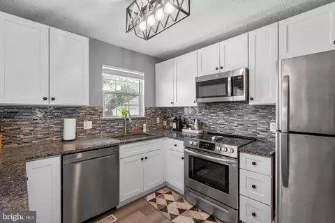 Kitchen - 3408 Old Crown Dr, Pasadena, MD 21122 photo 5 of 8