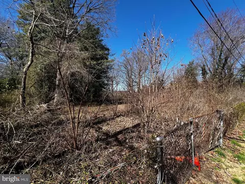 7836 Burgess Rd, Pasadena, MD 21122