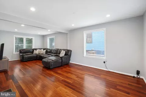 Living - 217 Arundel Rd, Pasadena, MD 21122 photo 2 of 5