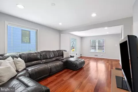 Living - 217 Arundel Rd, Pasadena, MD 21122 photo 4 of 5