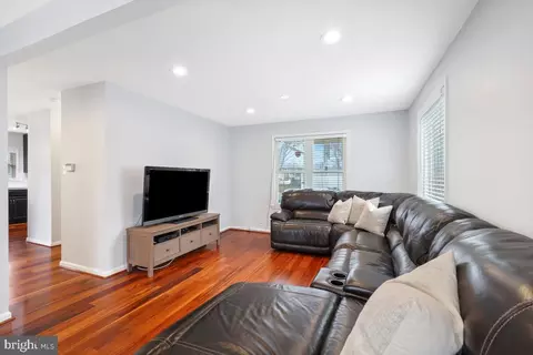 Living - 217 Arundel Rd, Pasadena, MD 21122 photo 3 of 5