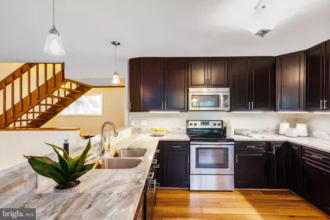 Kitchen - 208 Cinnamon Ln, Edgewater, MD 21037 photo 2 of 4