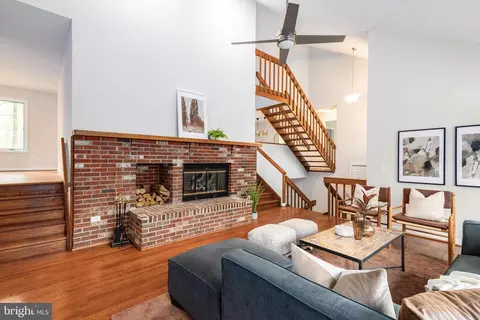 Living - 208 Cinnamon Ln, Edgewater, MD 21037 photo 2 of 6