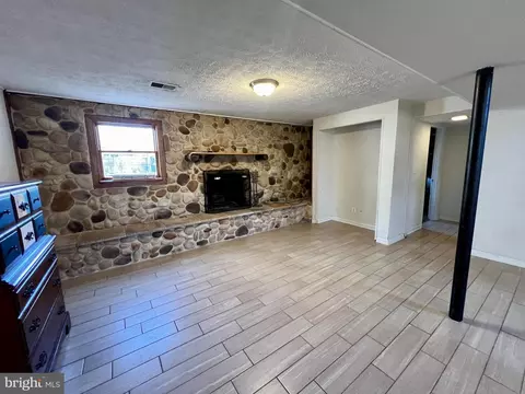 Living - 3027 Marlin Dr, Riva, MD 21140 photo 4 of 4