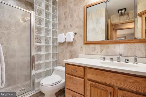 Bath - 756 E Fairview Ave, Annapolis, MD 21403 photo 2 of 2