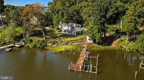 1071 Trails End Rd, Pasadena, MD 21122 photo 3